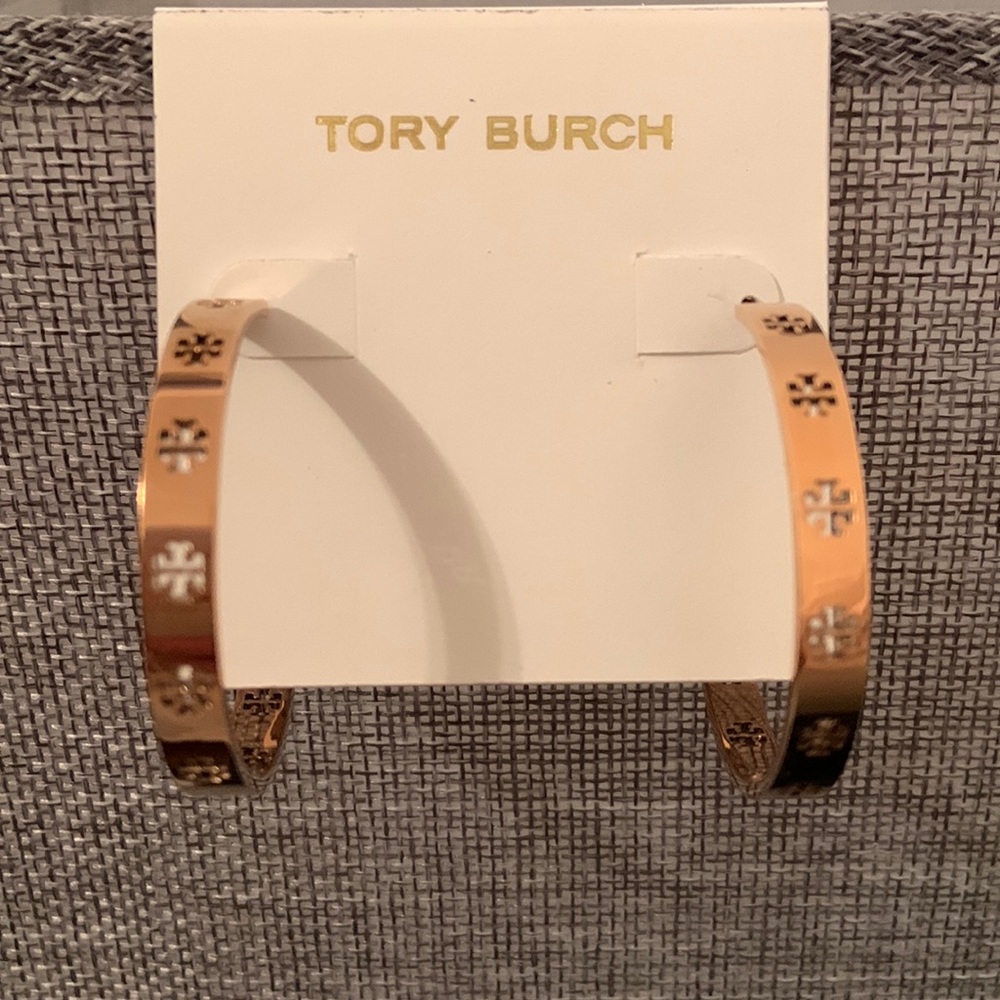 Tory Burch hoop earrings. Rose gold. 1 1/2in